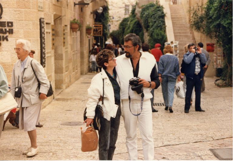 רחלי ויין לבית נשר ויקי ויין בטיול לירושלים.