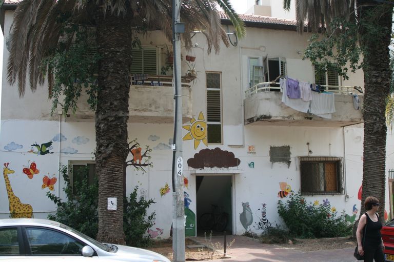 הבית שבו גר יקי (יעקב) ויין בילדותו ברחוב חנקין 16 של היום, ברעננה.2011