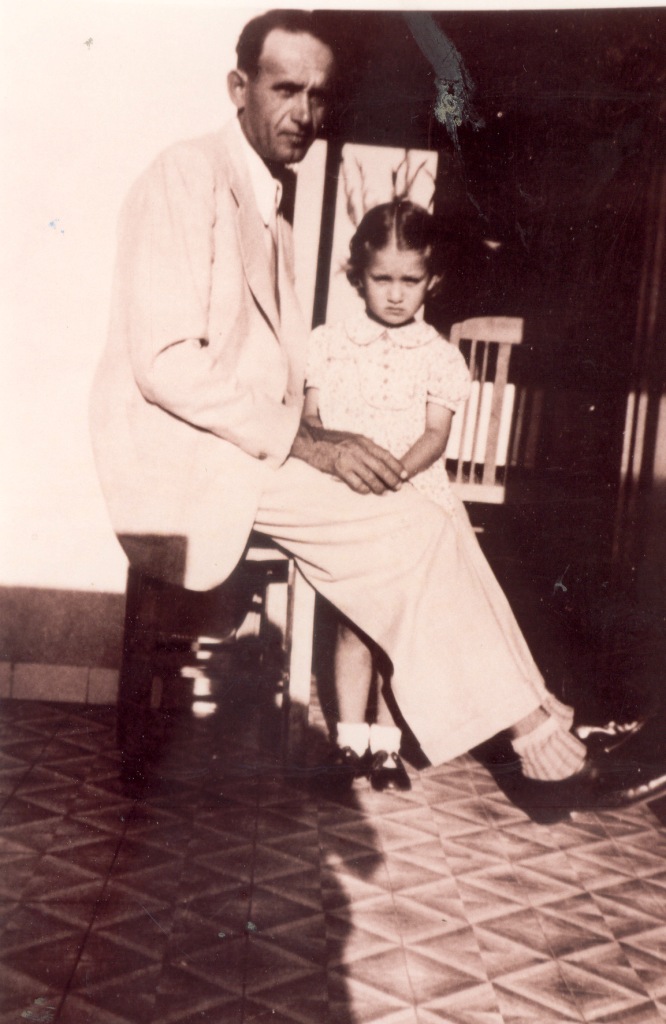 אברהם ואילנה פרידמן במרפסת ביתם 1947