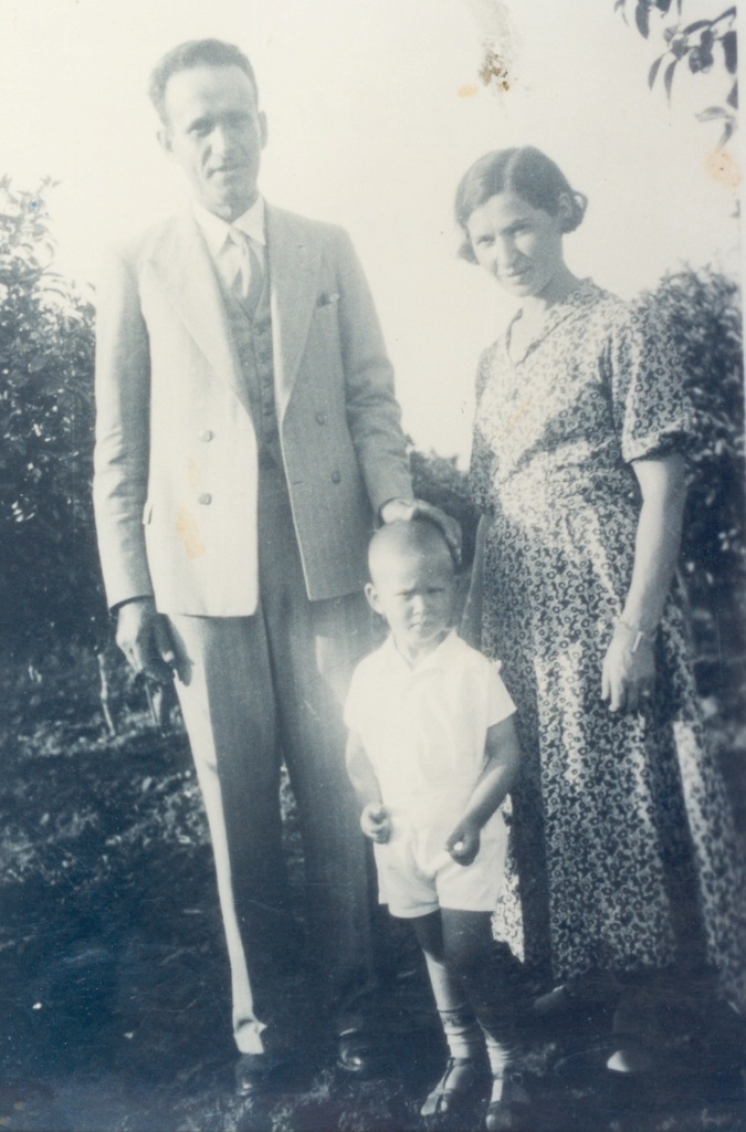 שרה ואברהם פרידמן ובנם יעקב 1937