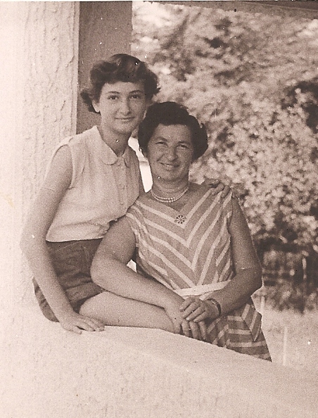 שרה פרידמן ורבקה 1954