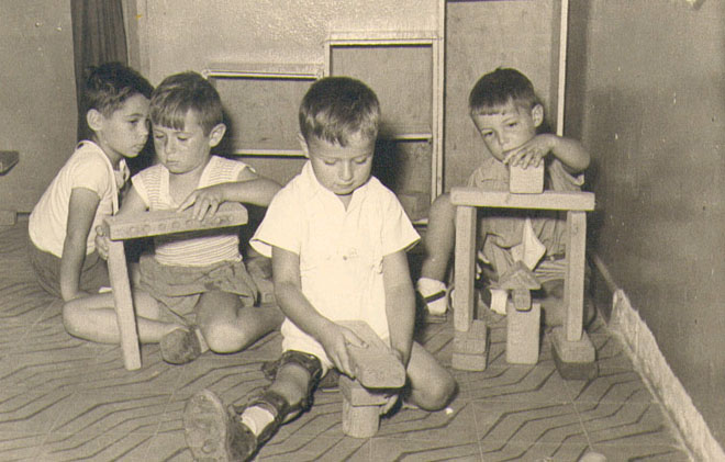 משחקי קוביה בגן שולה 1954