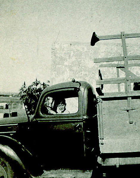 פרץ במשאית לפינוי הבוטנים מהשדה 1952