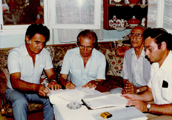 חתימת הסכם בדבר מסיבת בית הכנסת ע"ש אונגר מהעירייה חודש יוני 1984