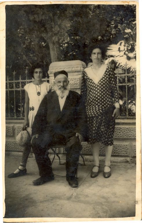 סבא שידלקו עם בתו אהובה אנקר ונכדתו בלהה אנקר.1934