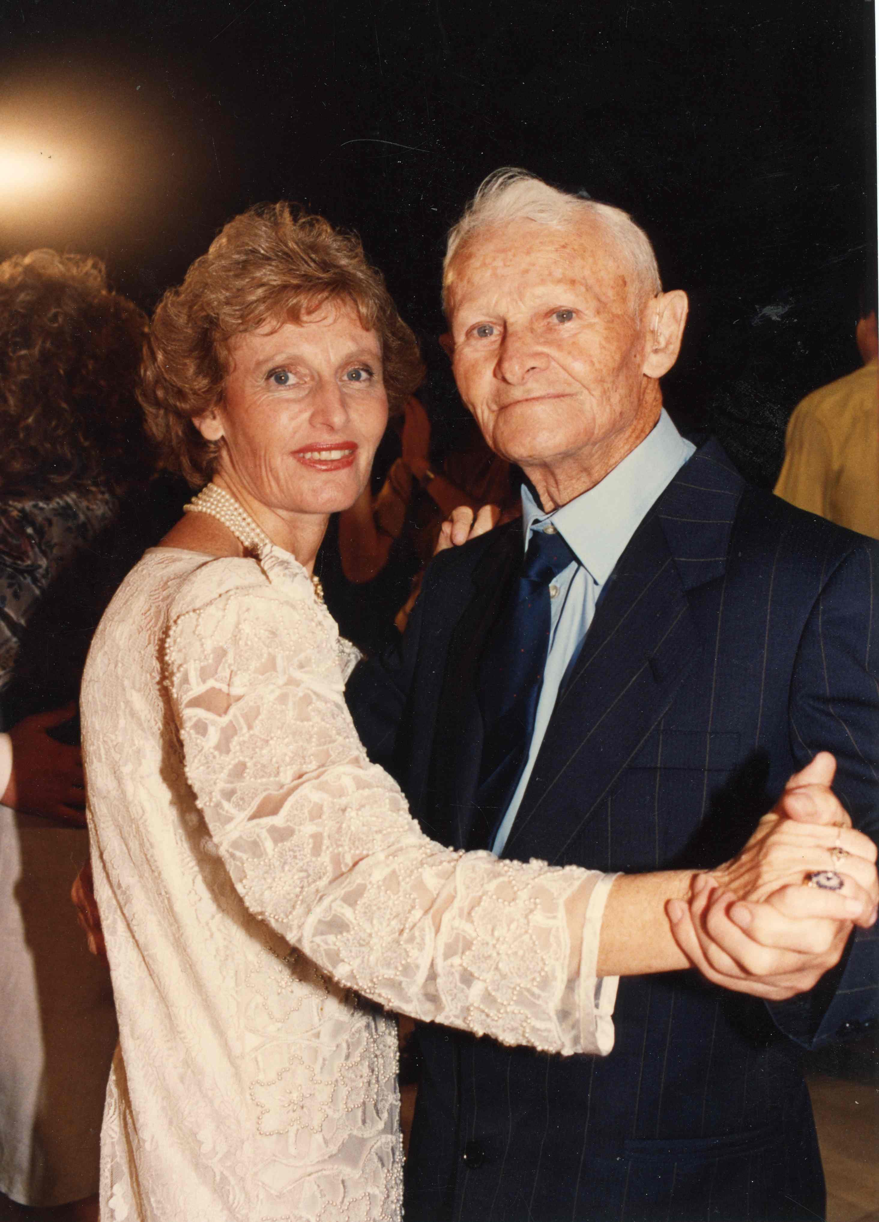 חיים מיארה ובתו שרה גרשוני, 1990