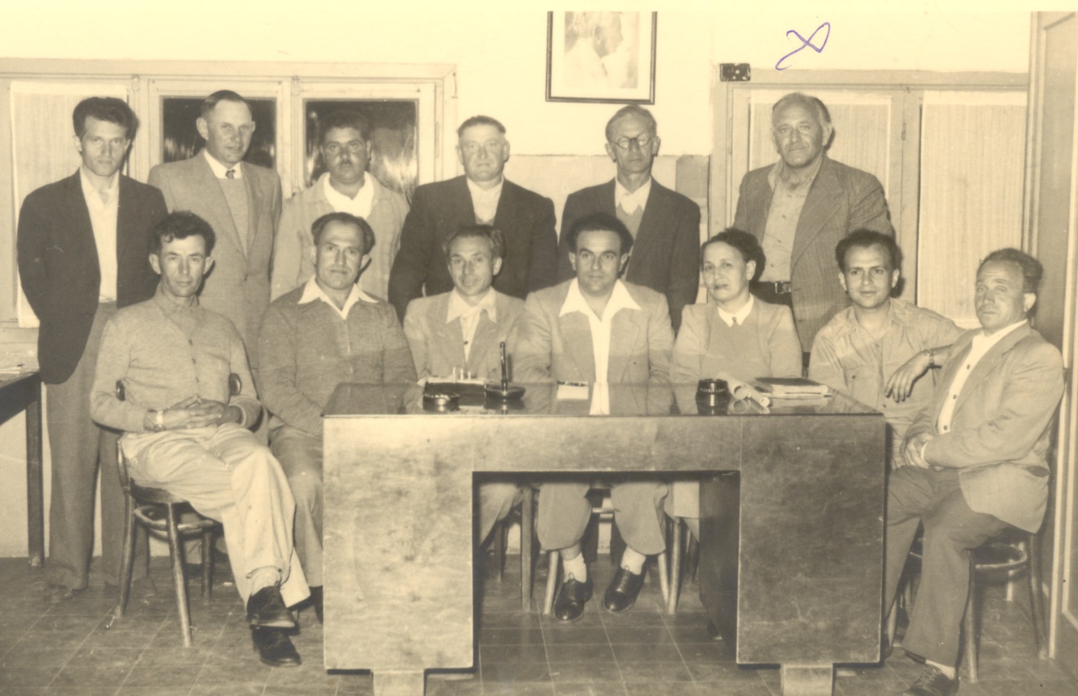ישיבת הפרידה של מועצת הפועלים בבית ההסתדרות הישן ברעננה - מרץ-אפריל 1953