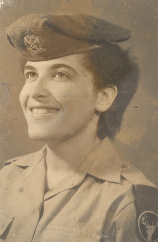יוכי שגב-גולדברג בצבא 1956