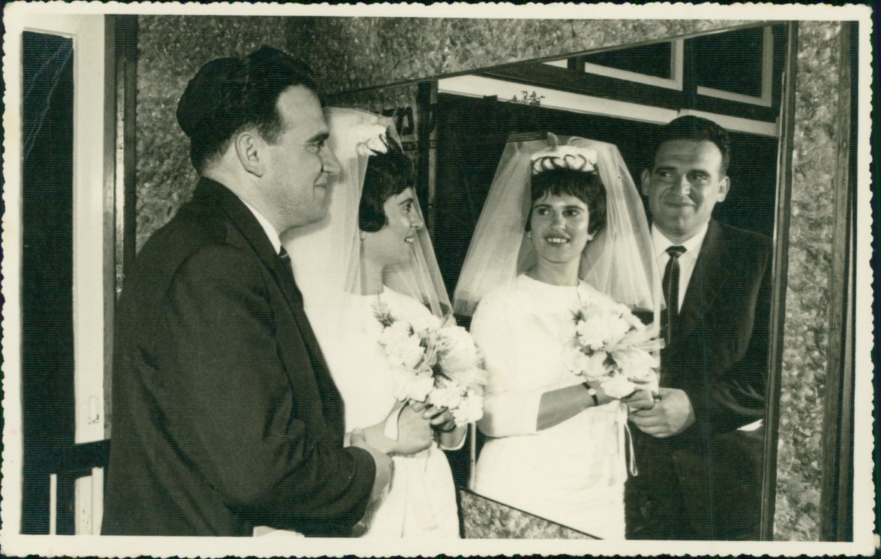 חנה לבית קירשנר וגדליהו צינס ביום חתונתם, 1963