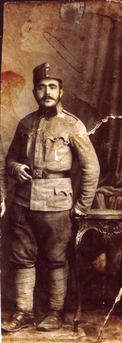 אברהם אייכל בבגדי חייל בצבא האוסטרו הונגרי במלחמת העולם הראשונה