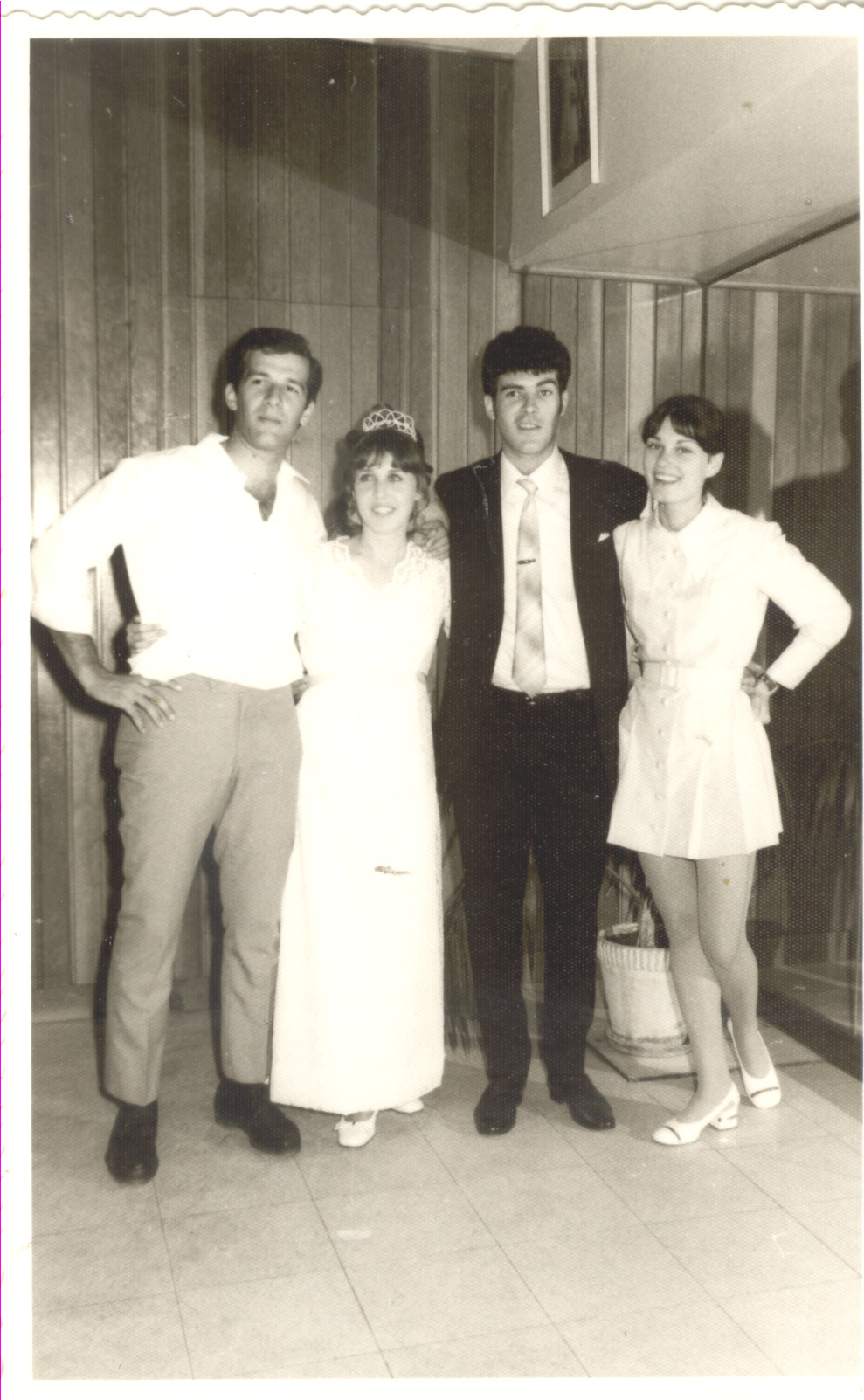 חנוך ושולה אבין עם רבקה ושמוליק כפרי 6.5.1970