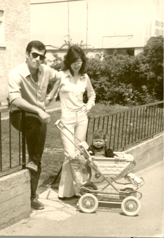 שולה, חנוך וישי אבין 1972