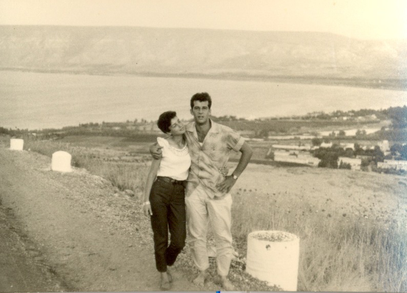 שולה וחנוך אבין בכנרת 1965