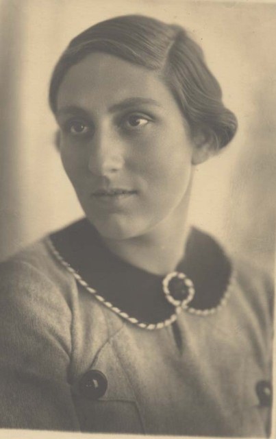 אלישבע (ליזל) אהרון 1936