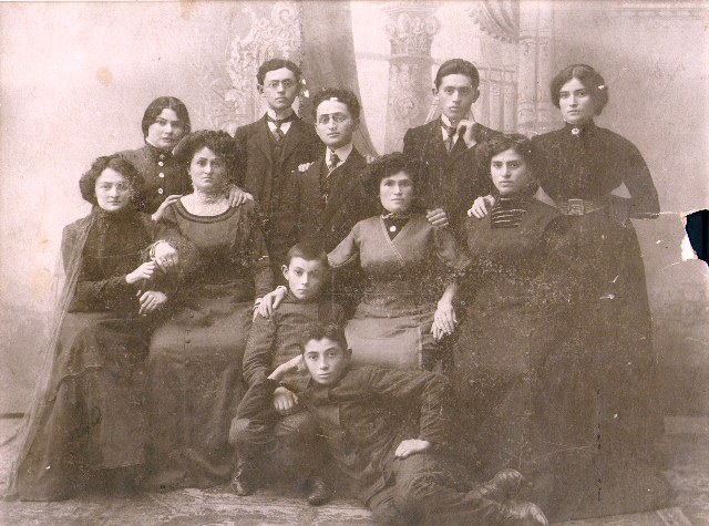 משפחת אוסטרובסקי 1910