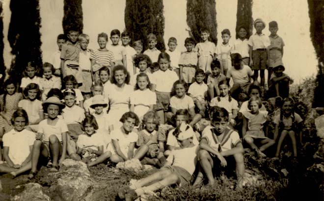 תלמידים בגן הבוטני בביה"ס העממי - תיק משפחת גלמן