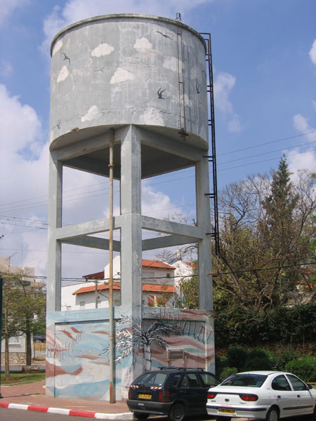 מגדל המים ברחוב מגדל