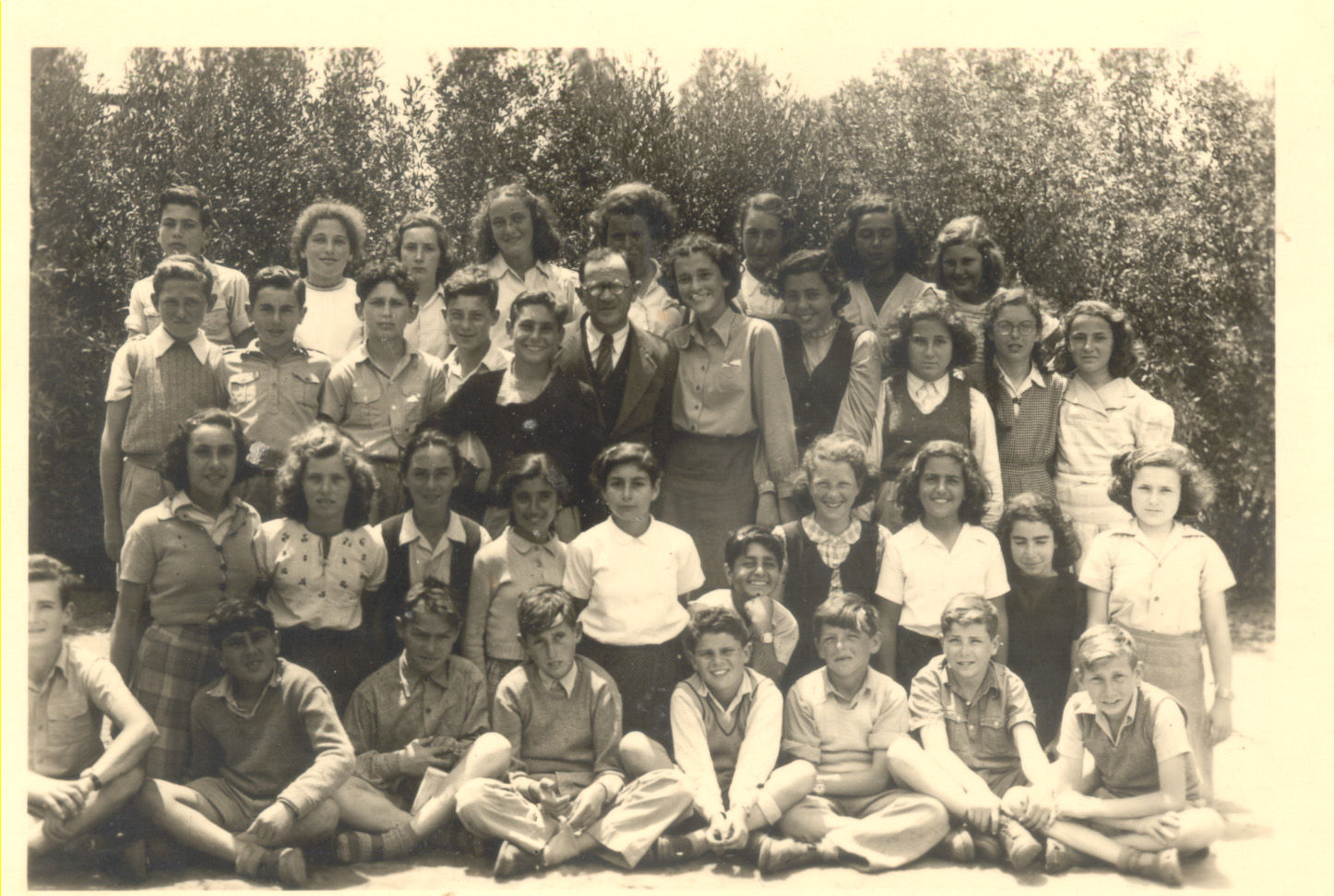 1949 בית ספר עממי, כיתה ז', המחנך י.מיכלין (מאוסף משפחת סולוביצ'יק)